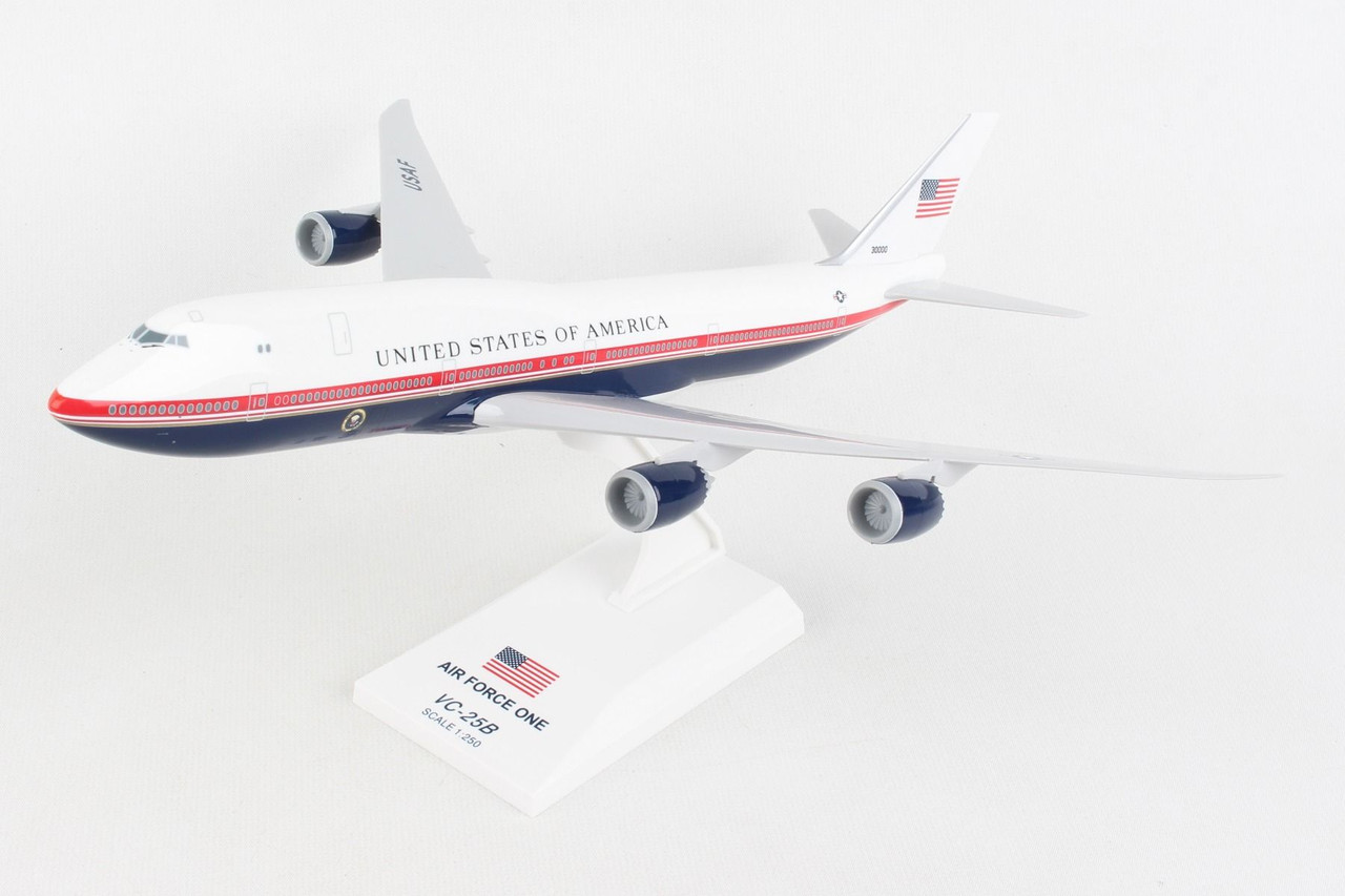 SKYMARKS AIR FORCE ONE 747-8 (VC25B) #30000 SKR1069 1:250
