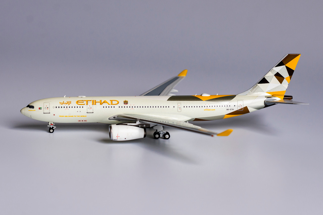 モデルプレーン(1/100) Etihad A330? NG Model Etihad Airways n/c A330-200 A6-EYH 61027 1:400