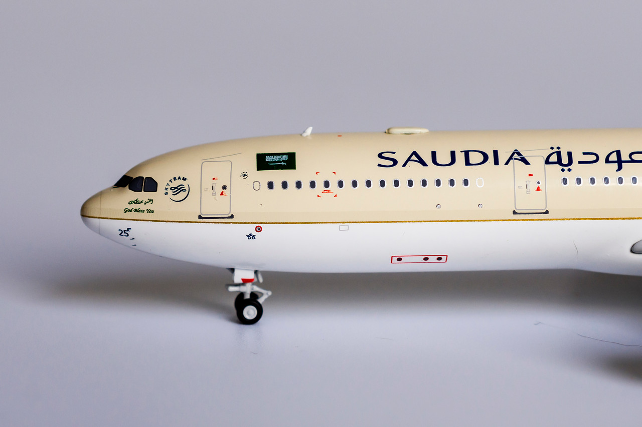 NG Model Saudi Arabian Airlines A330-300 HZ-AQ25 62023 1:400