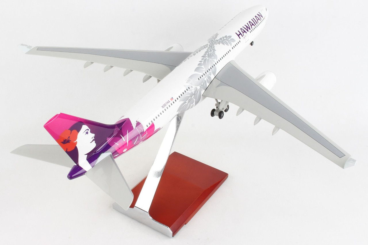 Skymarks Hawaiian A330-200 w/Wood Stand & Gear SKR9201 1:100