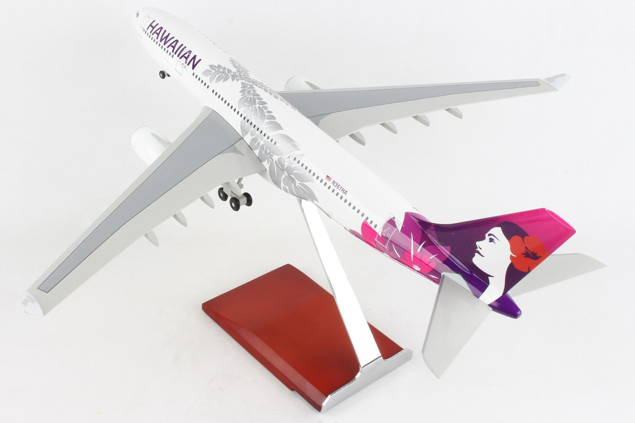 Skymarks Hawaiian A330-200 w/Wood Stand & Gear SKR9201 1:100