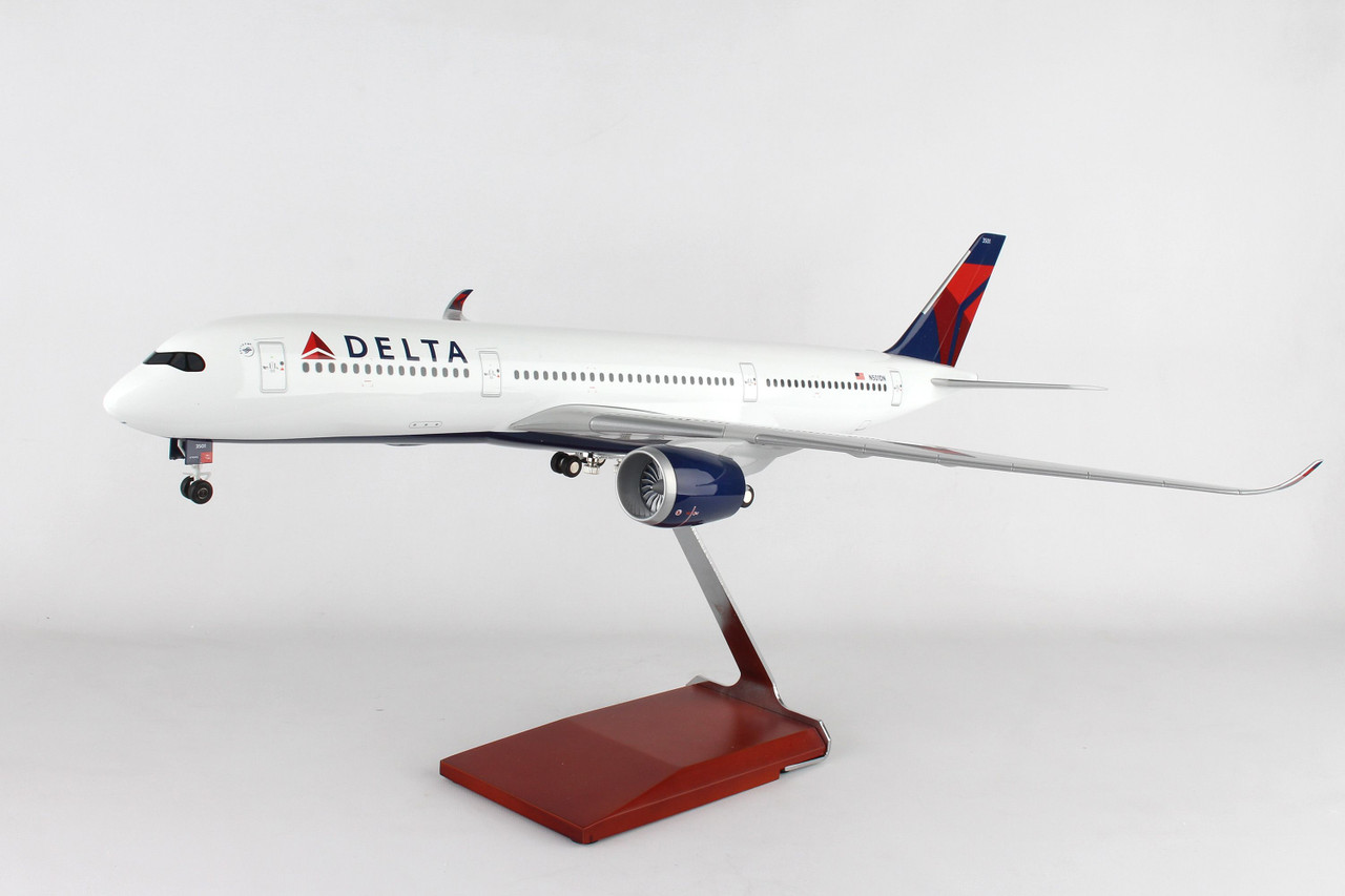 Skymarks Delta A350 w/Wood Stand & Gear SKR8803 1:100