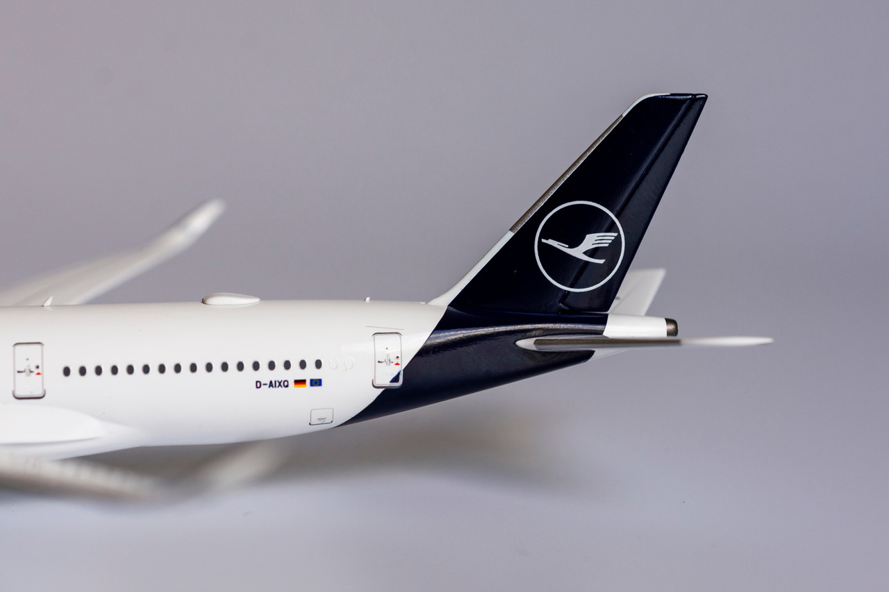NG Model Lufthansa n/c A350-900 D-AIXQ 39020 1:400