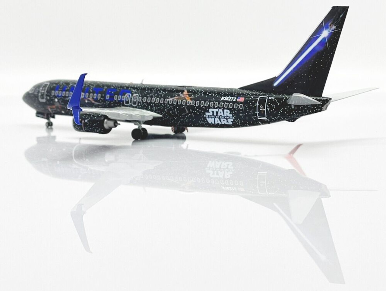 航空機・ヘリコプター JC Wings 1:400 B737-800 N36272 STAR WARS JC Wings 1:400 B737-800 N36272 STAR WARS - メルカリ