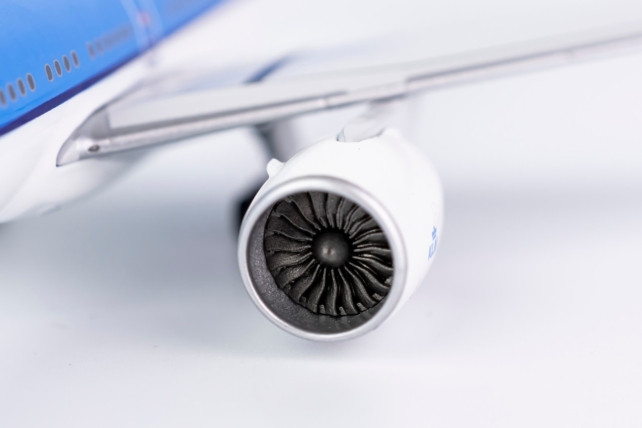 NG Model KLM Royal Dutch Airlines 777-300ER PH-BVN 73015 1:400