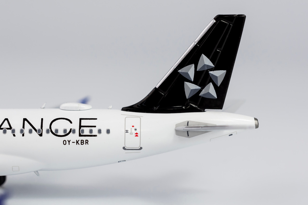 スカンジナビア航空 A319-100 OY-KBO 1/400 スカンジナビア航空 A319-100 OY-KBO 1/400