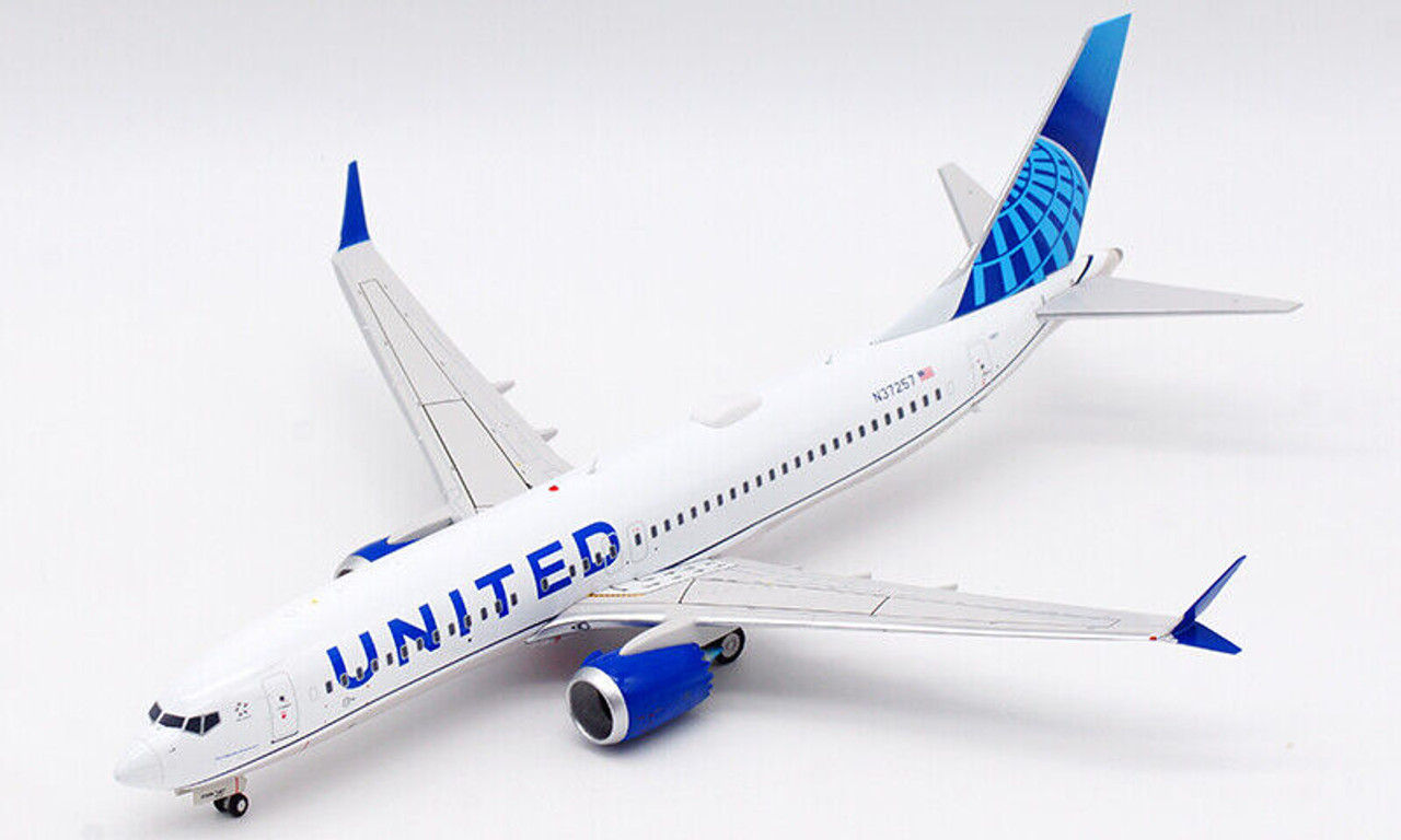 Inflight200 United Airlines Boeing 737-8 MAX N37257