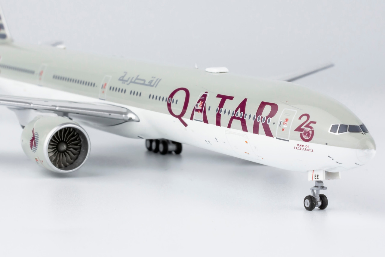 Qatar Airways 25 years of excellence 777-300ER A7-BEE 73010 1:400