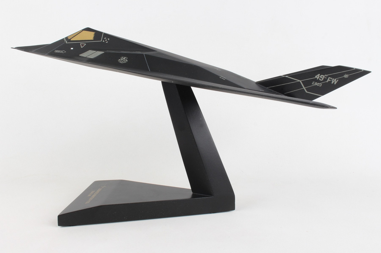 F-117A Nighthawk Stealth Fighter 1:48 Model – B5548 | Diecast