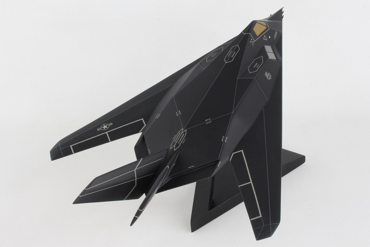 F-117A Nighthawk Stealth Fighter 1:48 Model – B5548 | Diecast