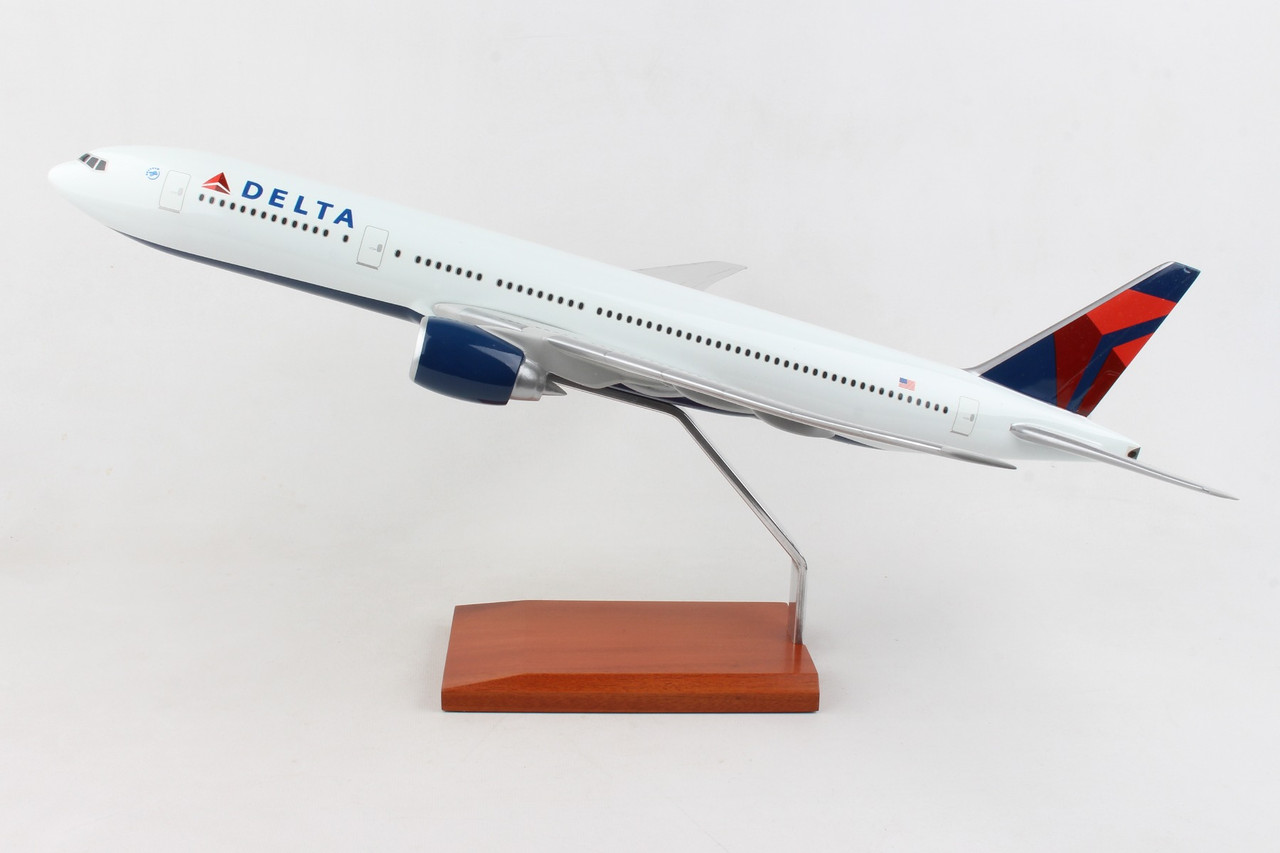 EXEC SER DELTA 777-200 1/100 NEW LIVERY (KB777DNTR)