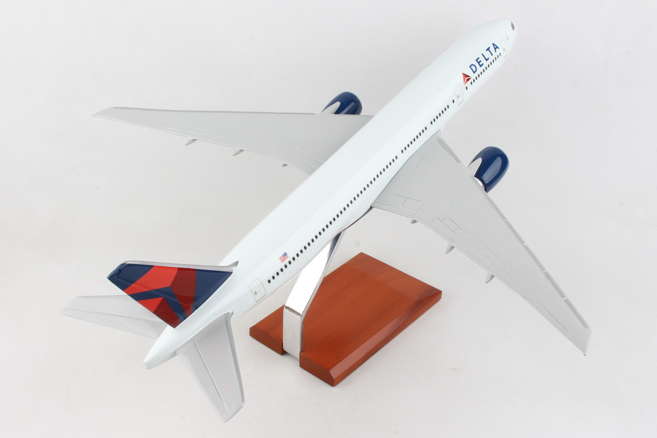 デルタ航空　DELTA　B777-200LR  1/200 旅客機模型　　　 E Amazon.co.jp: デルタ航空 DELTA B777-200LR 1/200 旅客機模型