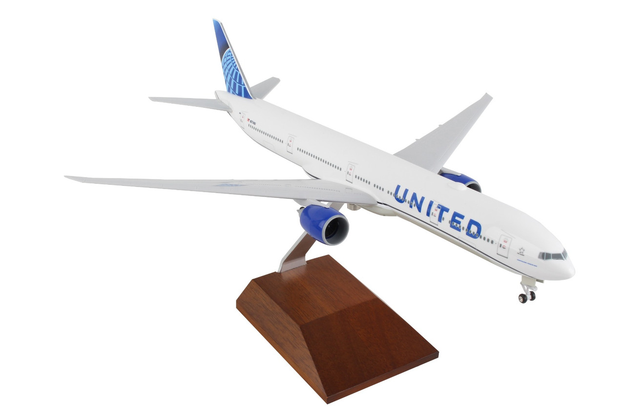 Daron Skymarks Modello Aereo Boeing 777-300 Aeroflot – Scala 1:200, Con Carrello E Supporto, Lunghezza 37 Cm, Plastica ABS Premium