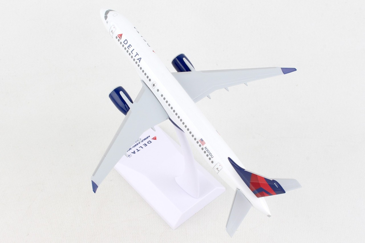 SKYMARKS DELTA A220-300 1/200 - The Airplane Collection