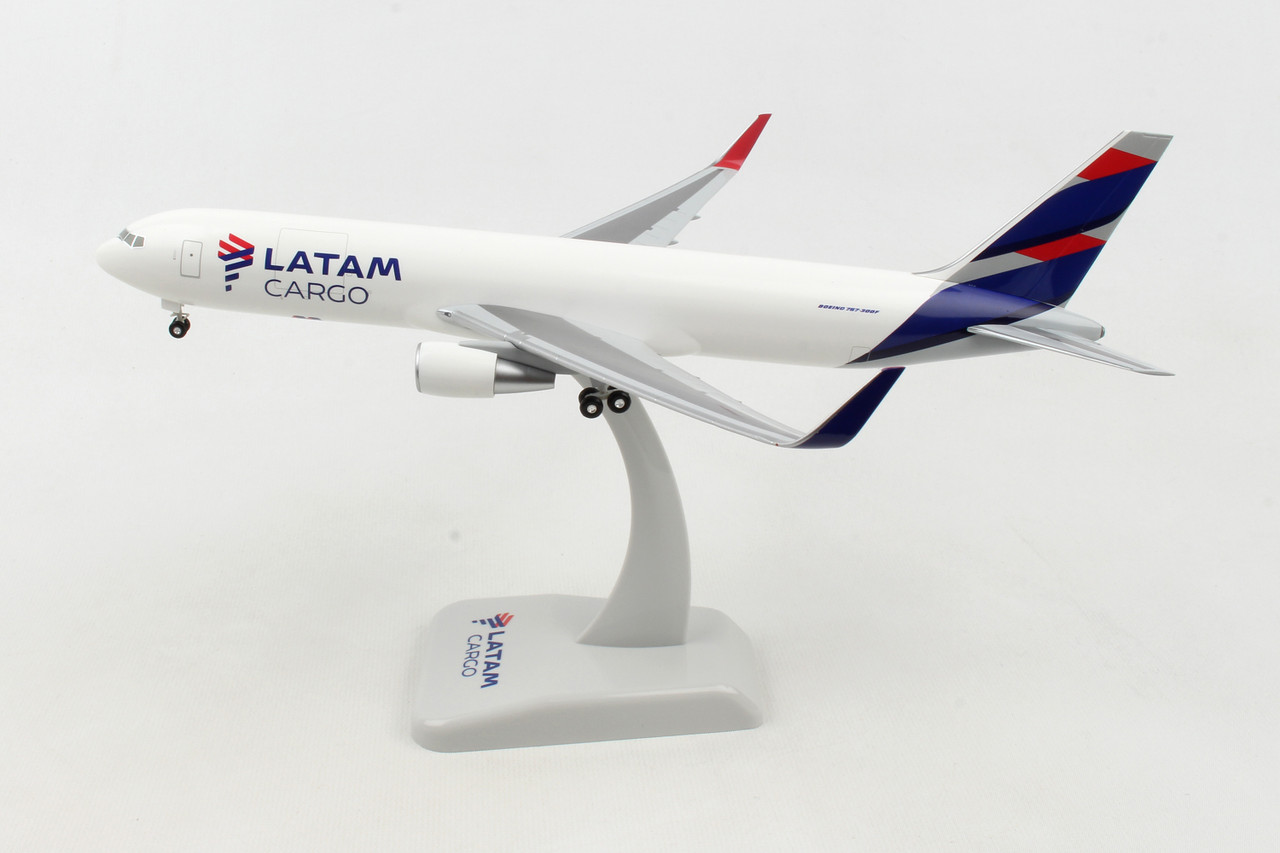 HOGAN LATAM CARGO 767-300F 1/200 W/GEAR