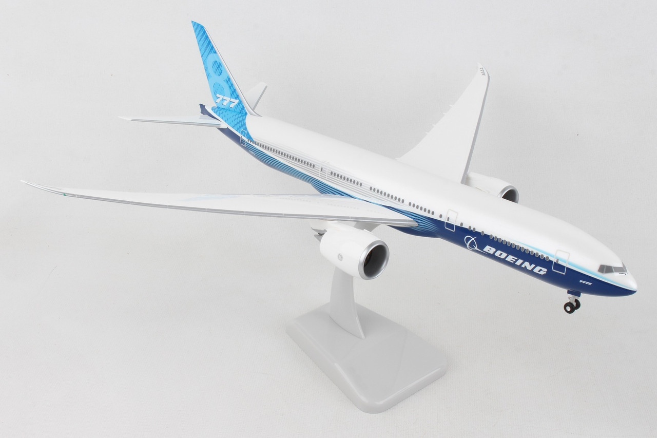 HOGAN BOEING HOUSE 777-8 1/200 W/GEAR - Airline Museum