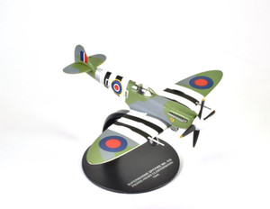 Supermarine Spitfire Mk.IXb, 15-victory ace Pierre Henri Clostermann, 602 Squadron, RAF, 1944 (1:72) Supermarine Spitfire Mk.IXb, 15-victory ace Pierre Henri Clostermann, 602 Squadron, RAF, 1944 (1:72)