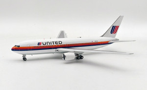 AMERICAN 767-300 ONE WORLD N395AN with stand 1:200