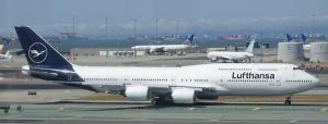 Phoenix Models LUFTHANSA BOEING B 747-8 D-ABYA PH404495 1:400