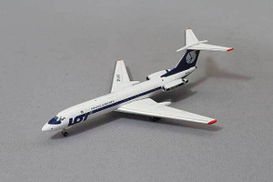 Lot Tu-134A HE537025 1:500