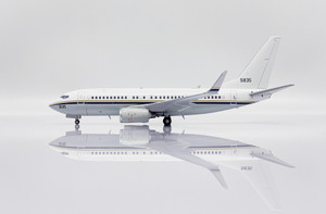JC Wings US Navy Boeing C-40A Clipper 165835 XX20278 Scale 1:200
