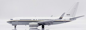 JC Wings US Navy Boeing C-40A Clipper Reg: 165835 "Flaps Down" With Stand XX20278A 1:200