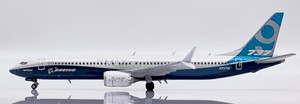 JC Wings Boeing House Color 737 MAX 9 Reg: N7379E With Antenna LH4291 1:400