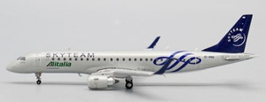 JC Wings Scoot Embraer E190-E2 Reg: 9V-THA With Antenna