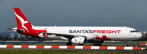 JC Wings Qantas Freight Airbus A321(P2F) "Santa's Freight" Reg: VH-XF4 With Antenna XX40613 1:400 JC Wings Qantas Freight Airbus A321(P2F) "Santa's Freight" Reg: VH-XF4 With Antenna XX40613 1:400