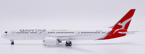 JC Wings Qantas Boeing 787-9 Dreamliner Reg: VH-ZNF "Flaps Down" With Antenna XX40367A 1:400