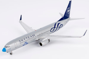 NG Model KLM Royal Dutch Airlines 737-900ER/w skyteam c/s; with blue nose PH-BXO with stand 09005 Scale 1:200