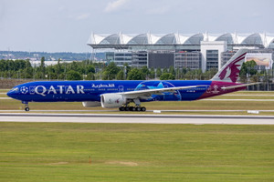 Phoenix Models Qatar Airways B777-300ER A7-BED UEFA Champions League 04655 Scale 1:400 Phoenix Models Qatar Airways B777-300ER A7-BED UEFA Champions League 04655 Scale 1:400