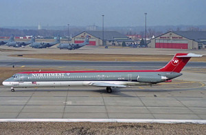 Phoenix Model Northwest Airlines McDonnell Douglas MD-82 Reg: N307RC 04662 Scale 1:400 Phoenix Model Northwest Airlines McDonnell Douglas MD-82 Reg: N307RC 04662 Scale 1:400