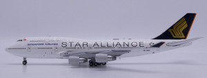 JC Wings Singapore Airlines Boeing 747-400 "Star Alliance" Reg: 9V-SPP "Flaps Down" XX40701A Scale 1:400 JC Wings Singapore Airlines Boeing 747-400 "Star Alliance" Reg: 9V-SPP "Flaps Down" XX40701A Scale 1:400