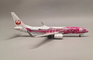 B-Models Japan Transocean Air (Sakura Jinbei Livery) 737-8Q3 JA06RK with stand 738-06RK Scale 1:200