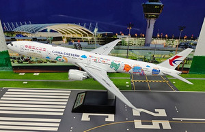 KJ Models China Eastern Airlines Boeing 777-39PER Reg: B-7882 KJ-B77W-226 Scale 1:200