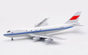 SQ Wings CAAC B747-200 Reg: B-2440 "Flaps Down" L2082FD Scale 1:200
