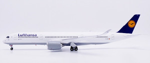 JC Wings Lufthansa Airbus A350-900 "OC" Reg: D-AIXD (Flaps Down) XX20833A 1:200 With Stand