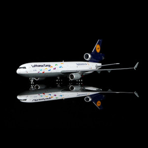 YY Wings Lufthansa MD-11 D-ALCH Interactive YY1102D Scale 1:400