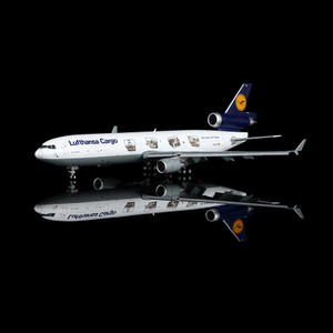 YY Wings Lufthansa MD-11 D-ALCC 100 years of aviation cargo livery Flap-down YY1116F Scale 1:400