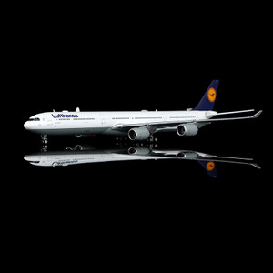 Lufthansa A340-600 Reg: D-AIHZ 