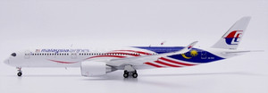 JC Wings Malaysia Airlines Airbus A350-900 Reg: 9M-MAG (Flaps Down) XX40816A 1:400 With Antenna