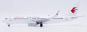 JC Wings China Eastern Airlines Boeing 737-800 Reg: B-5589 XX20825 1:200 With Stand