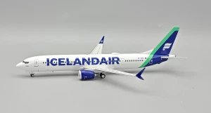 InFlight200 Icelandair Boeing 737 MAX 9 Reg: TF-ICB with stand IF739MFI1025 1:200 with stand (Limited)
