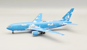 InFlight200 Cargojet Airways Boeing 767-200ER Reg: N767CJ with stand IF762W80426 1:200 with stand