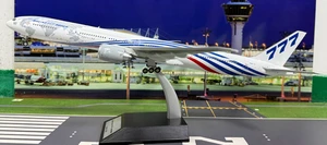 KJ Models Boeing House Boeing 777-300ER 'World Tour' N5017V KJ-B77W-162 Scale 1:200