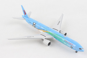 Phoenix Model CHINA EASTERN B777-300ER (CEII LIVERY) B-2002 PH4CES2059 1:400