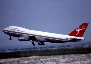 Phoenix Model Qantas B747-200 VH-EBA (polished) PH4QFA2143 1:400
