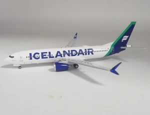 Inflight200 Icelandair TF-ICP Boeing 737-8 MAX with stand IF738MFI0722 1:200