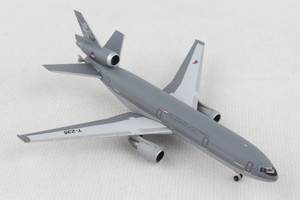 HERPA ROYAL NETHERLANDS AIR FORCE KC10 1/500 334 SQN 75 YRS HERPA ROYAL NETHERLANDS AIR FORCE KC10 1/500 334 SQN 75 YRS